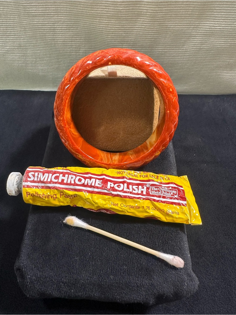 Vtg: Bakelite Carved/Ribbed Carnelian Paprika Bangle Bracelet